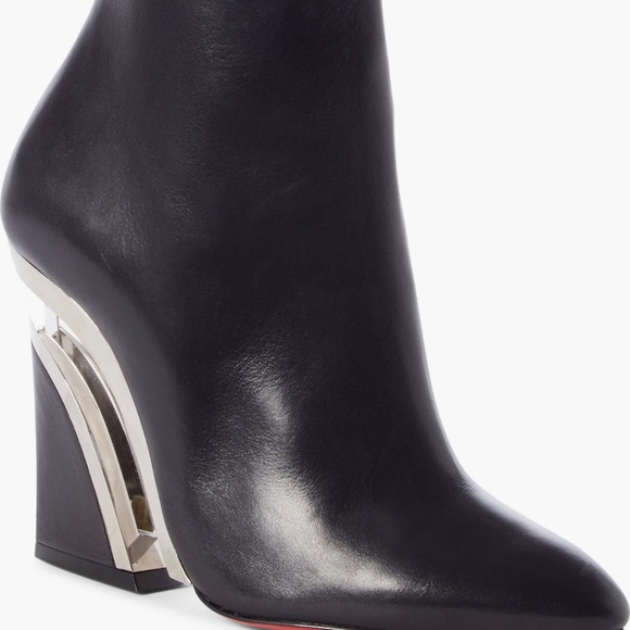 Christian Louboutin Leviti Bootie size 35.5 - Picture 1 of 9